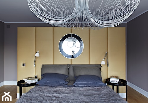 Dom w Wilanowie w nowej odsłonie - Średnia szara sypialnia, styl glamour - zdjęcie od bbhome.pl