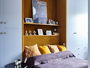Mieszkanie na Starym Mieście - Średnia biała sypialnia, styl nowoczesny - zdjęcie od bbhome.pl
