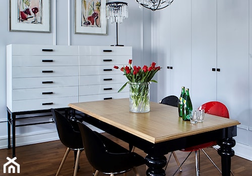 Mieszkanie na Starym Mieście - Mała szara jadalnia jako osobne pomieszczenie, styl nowoczesny - zdjęcie od bbhome.pl