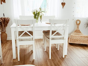 Stół jadalniany w salonie - zdjęcie od magda_homeuk