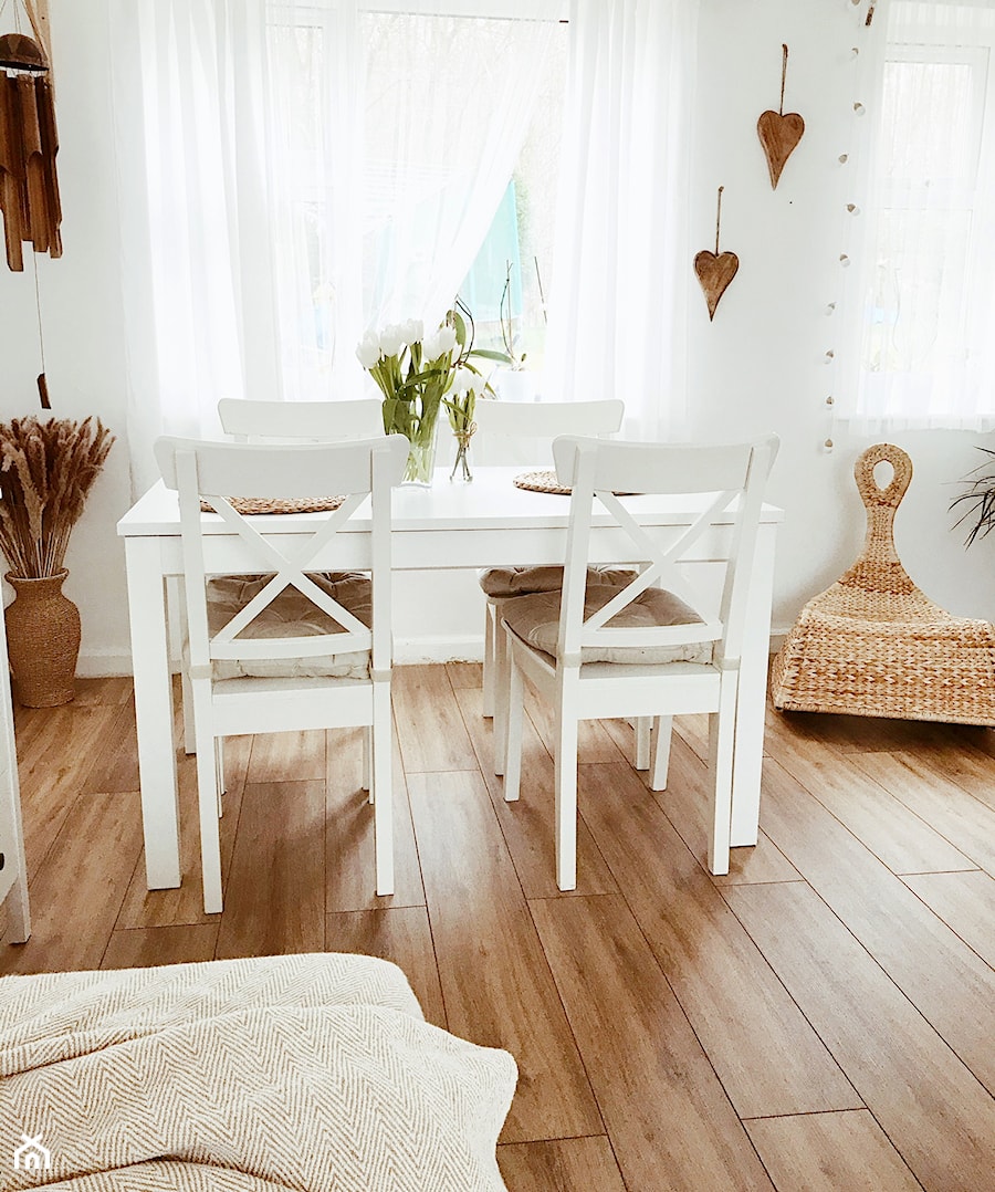Stół jadalniany w salonie - zdjęcie od magda_homeuk