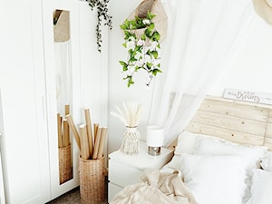 Sypialnia jasna, z dodatkami dekoracyjnymi - zdjęcie od magda_homeuk