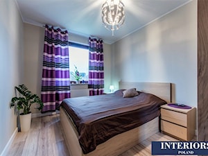 Mieszkanie w stylu Scandinavian Oslo - Mała szara sypialnia - zdjęcie od Interiors Poland
