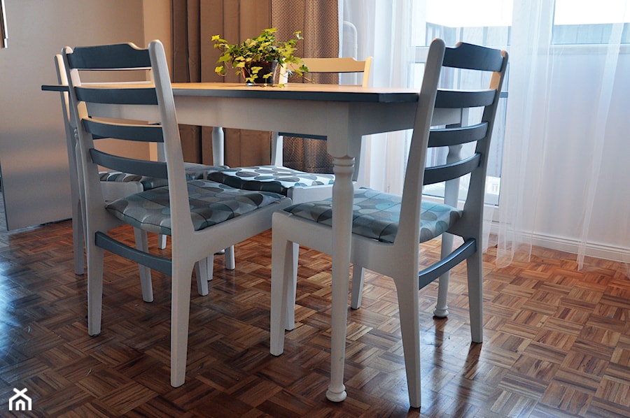 Stół i krzesła po gruntownej renowacji - zdjęcie od Aneta Błociszewska