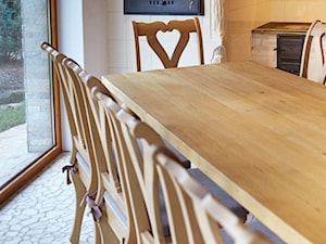 Stół z krzesłami z litego drewna - zdjęcie od SiGFurniture