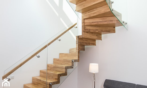 nowoczesne schody dywanowe
