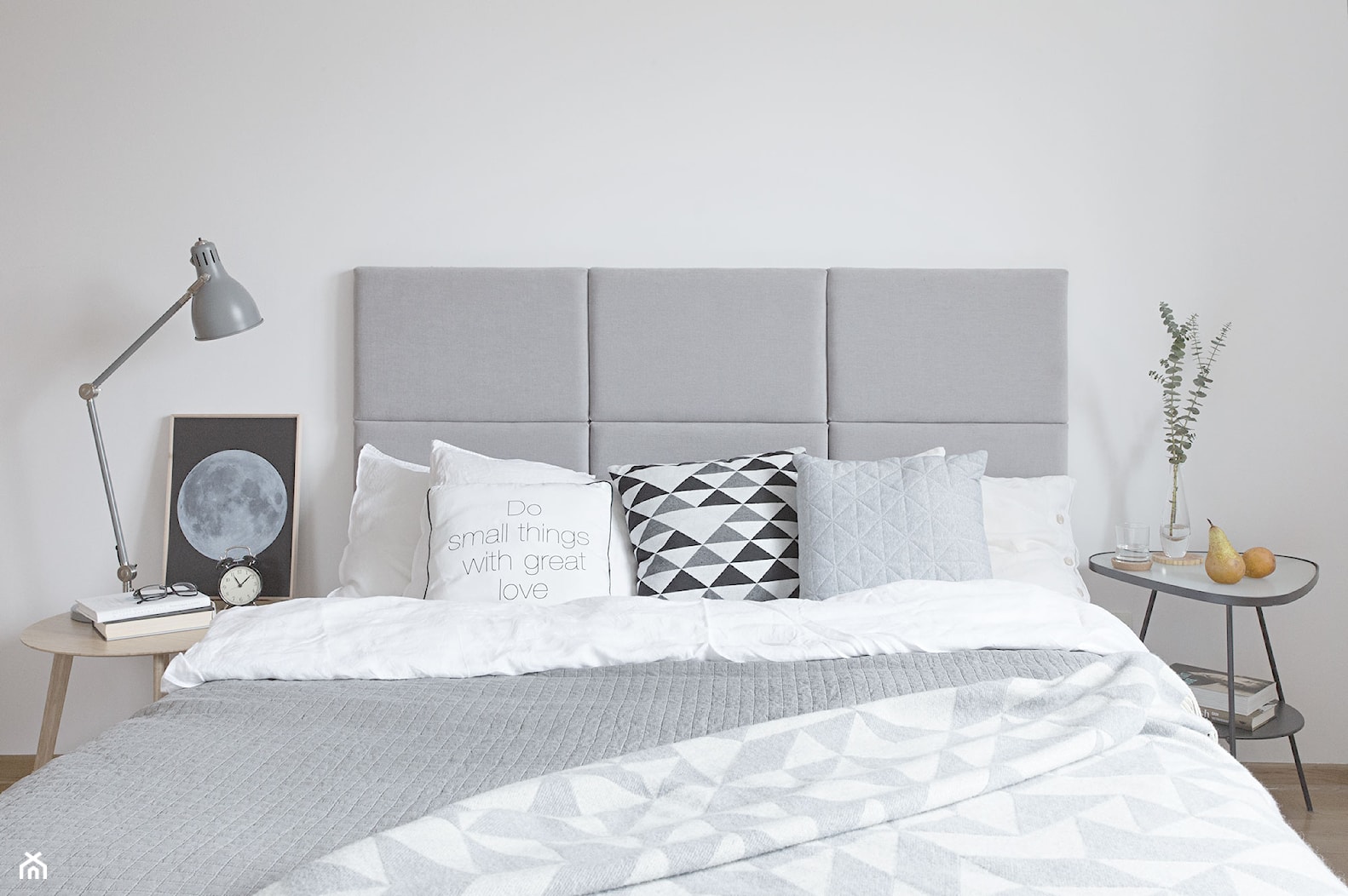 Projekt sypialnia, Zagłówek tapicerowany do łóżka, nowoczesne wezgłowie - Sypialnia - zdjęcie od madeforbed - Homebook