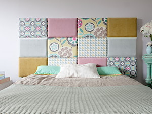 Projekt sypialnia, Zagłówek tapicerowany do łóżka, nowoczesne wezgłowie - Sypialnia - zdjęcie od madeforbed