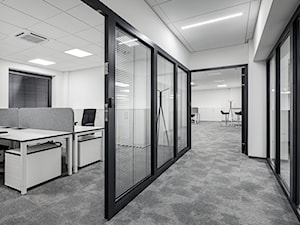 Biurowiec Karl Zeiss - Biuro, styl minimalistyczny - zdjęcie od Koziarski Pracownia Projektowa