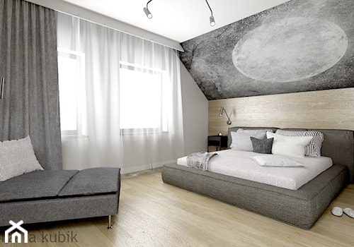 Dom pod Łodzią - Duża biała sypialnia na poddaszu, styl minimalistyczny - zdjęcie od Malgorzata Kubik
