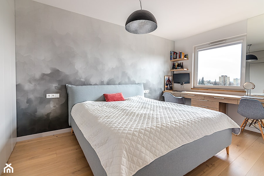 Sesja zdjęciowa mieszkania w nowym bloku - Średnia biała szara z biurkiem sypialnia, styl skandynawski - zdjęcie od Studio Buffavento | Paulina Zatorska