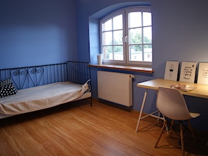 MIESZKANIE W ŚREMIE - Średni niebieski pokój dziecka dla nastolatka dla chłopca dla dziewczynki, styl nowoczesny - zdjęcie od aCh studio