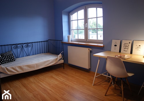 MIESZKANIE W ŚREMIE - Średni niebieski pokój dziecka dla nastolatka dla chłopca dla dziewczynki, styl nowoczesny - zdjęcie od aCh studio