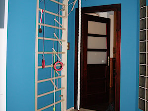 POKOIK TYMKA - Mały niebieski pokój dziecka dla nastolatka dla chłopca dla dziewczynki, styl nowoczesny - zdjęcie od aCh studio
