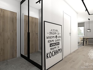 Nowoczesne mieszkanie - Średni biały hol / przedpokój, styl skandynawski - zdjęcie od Tabin Design