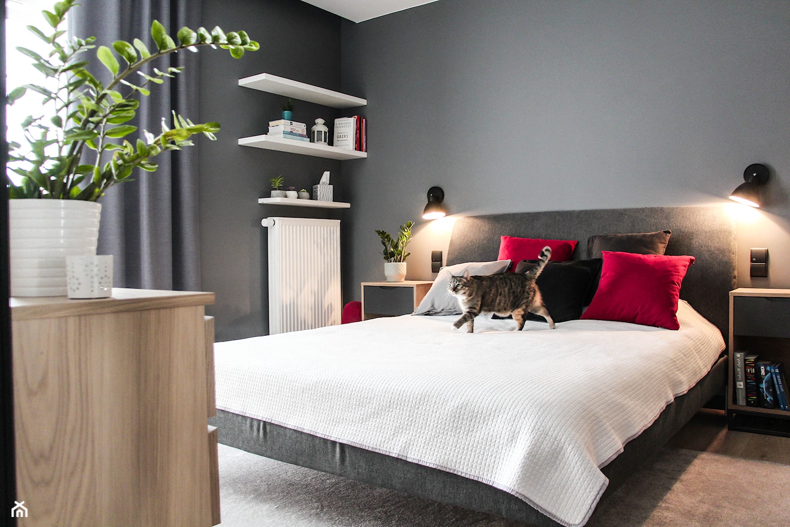 Mieszkanie w Poznaniu - Mała czarna sypialnia - zdjęcie od 3XB Architekci - Homebook