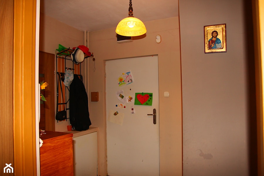 Korytarz przed - zdjęcie od Sceny Domowe - Home Staging w Małopolsce i na Śląsku