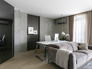 Projekt biura - Średnie w osobnym pomieszczeniu z sofą szare biuro, styl nowoczesny - zdjęcie od Onestepstudio