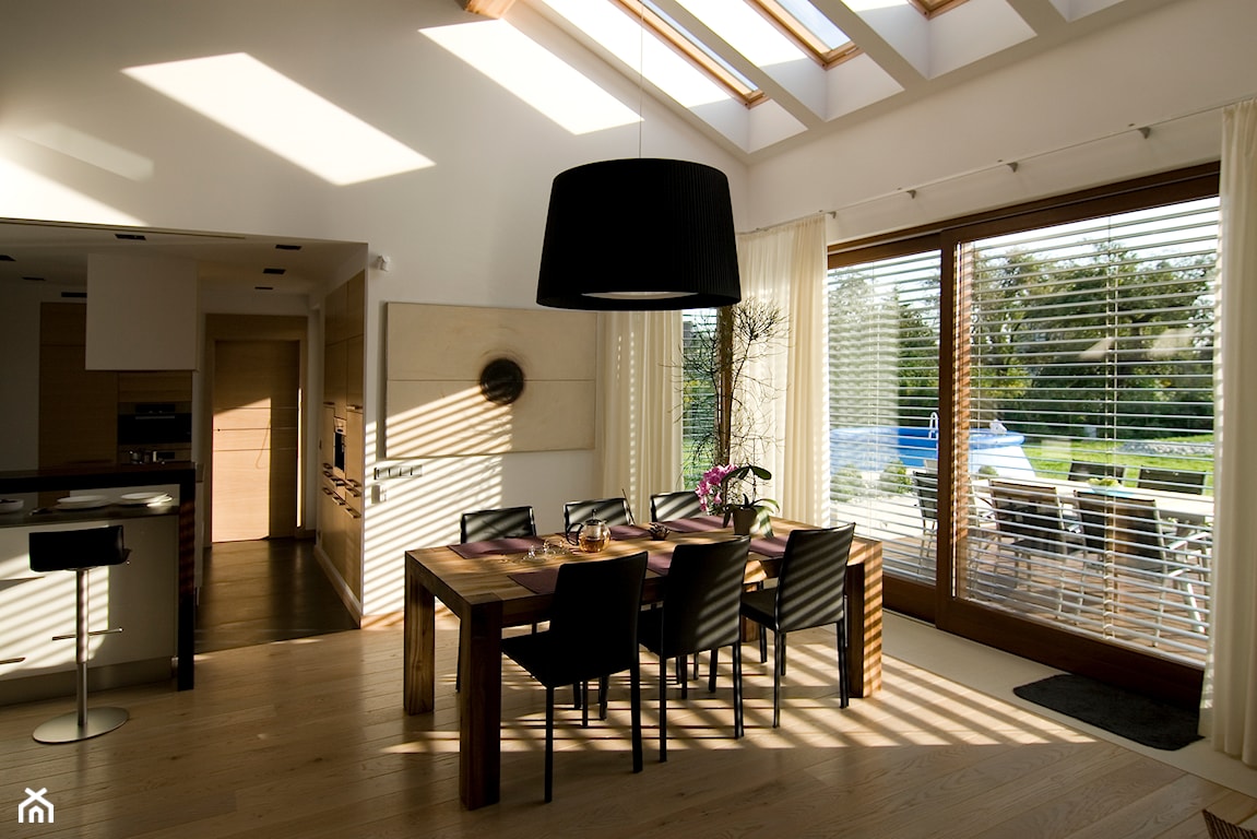 żaluzje fasadowe, zewnętrzne osłony okienne, osłony przeciwsłoneczne, żaluzje zewnętrzne do domu
