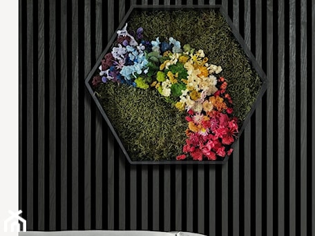 Aranżacje wnętrz - Salon: Obraz heksagonalny, heksagon z naturalnym mchem i kwiatami stabilizowanymi i suszonymi - NORDMOSS. Przeglądaj, dodawaj i zapisuj najlepsze zdjęcia, pomysły i inspiracje designerskie. W bazie mamy już prawie milion fotografii!