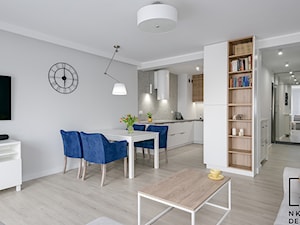 Projekt mieszkania o pow. 63 m2 w Świdnicy - Średni szary salon z kuchnią z jadalnią, styl nowoczesny - zdjęcie od Natalia Klim-Matuszewska
