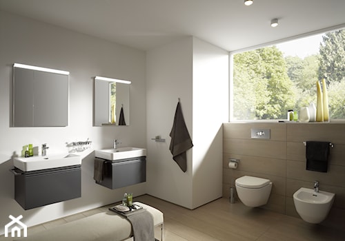 KOLEKCJA PRO - Średnia jako pokój kąpielowy z dwoma umywalkami łazienka z oknem, styl nowoczesny - zdjęcie od Laufen
