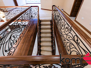 Schody drewniane - orzech amerykański - Schody, styl tradycyjny - zdjęcie od ZPD KAMI schody drewniane