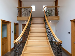 Schody drewniane - dąb - Schody, styl tradycyjny - zdjęcie od ZPD KAMI schody drewniane