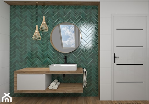 Zielona łazienka / Butelkowa zieleń - jodełka - Średnia na poddaszu z lustrem z drewnianym blatem z okrągłym lustrem z białą armaturą łazienka z oknem, styl nowoczesny - zdjęcie od SANITREND Salon Łazienek