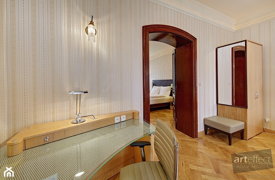 Stylowe mieszkanie na wynajem w Katowicach - Średnia szara z biurkiem sypialnia, styl vintage - zdjęcie od ART EFFECT Adam Miozga