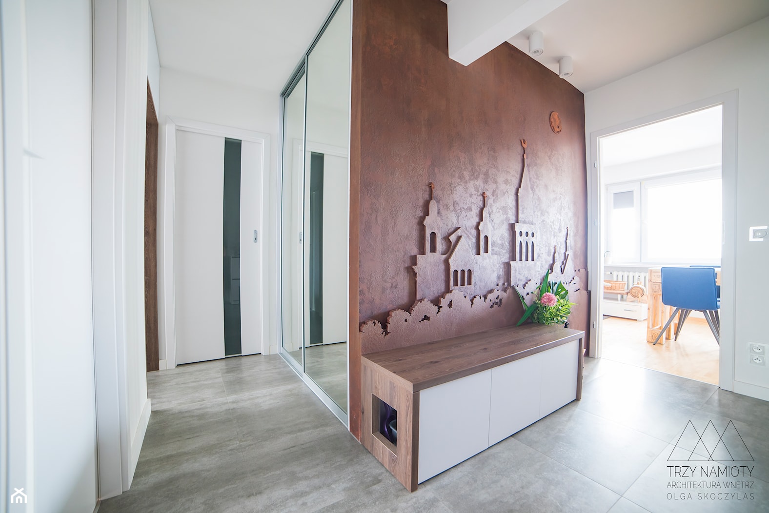 Mieszkanie w wielkiej płycie - Hol / przedpokój, styl minimalistyczny - zdjęcie od Trzy Namioty - Homebook