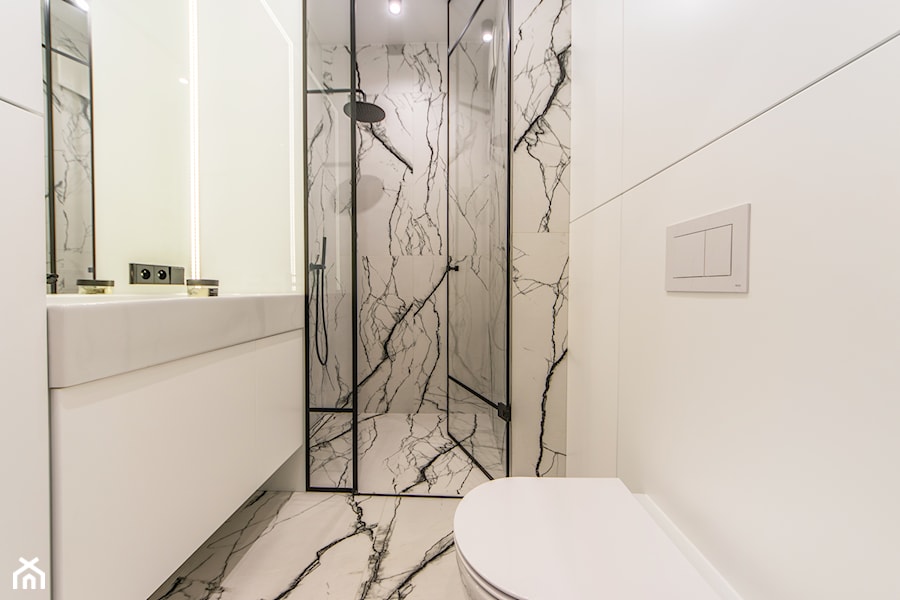 Projekt mieszkanie w Gdańsku - styl nowoczesny - łazienka biała - zdjęcie od Le-DESIGN