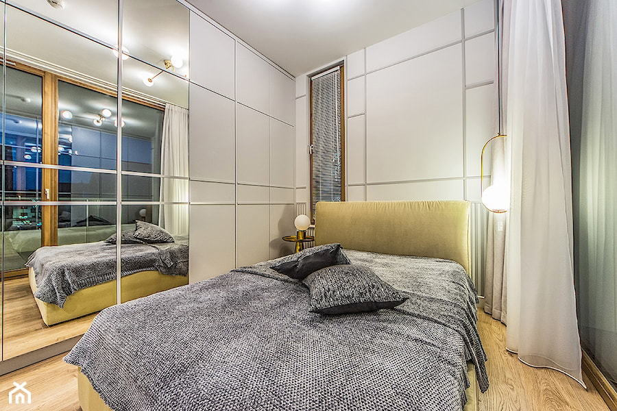 Projekt mieszkanie w Gdańsku - styl nowoczesny - szara i złota sypialnia - zdjęcie od Le-DESIGN
