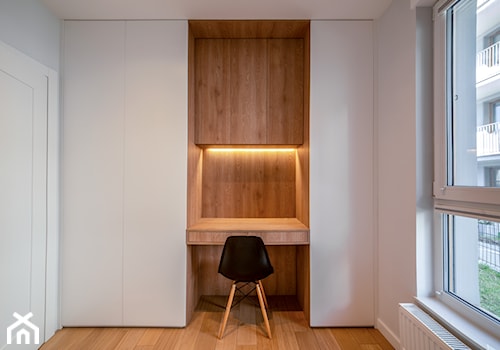 Projekt mieszkanie w Gdańsku - nowoczesne, jasne drewno i antracytowe dodatki - zdjęcie od Le-DESIGN