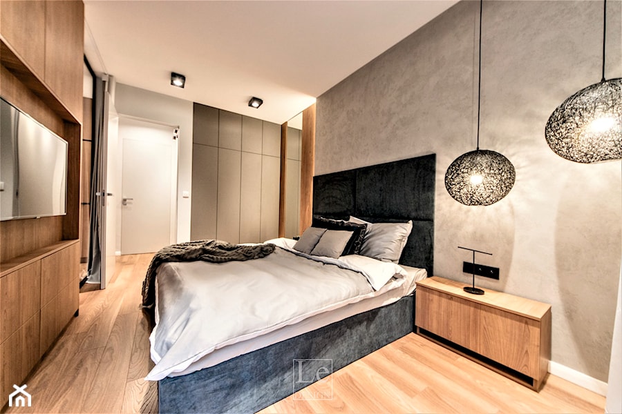 Projekt mieszkanie w Gdańsku - Stare Miasto - sypialnia tynk beton szary i drewno - zdjęcie od Le-DESIGN