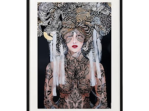 plakat maggiepiu Lady Setsujo i jej pupile w ramie basic z passe-partout - zdjęcie od Maggie Piu Gallery