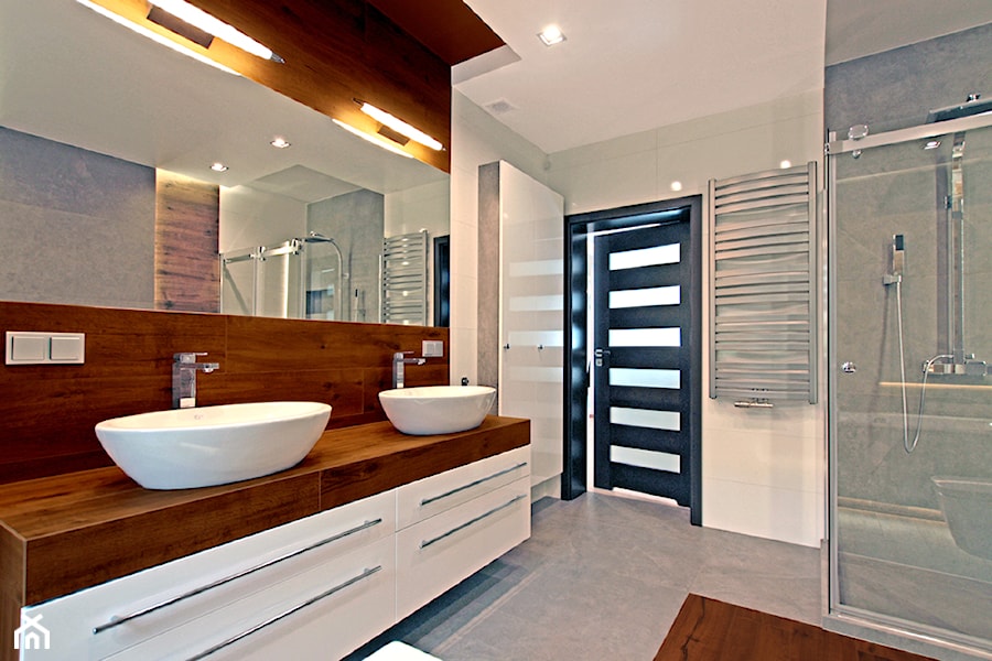 Nowoczesna łazienka - Średnia bez okna z lustrem z dwoma umywalkami z punktowym oświetleniem łazienka, styl minimalistyczny - zdjęcie od MaxDesigner
