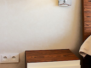 Dom pod Niepołomicami - Mała szara sypialnia, styl nowoczesny - zdjęcie od MaxDesigner