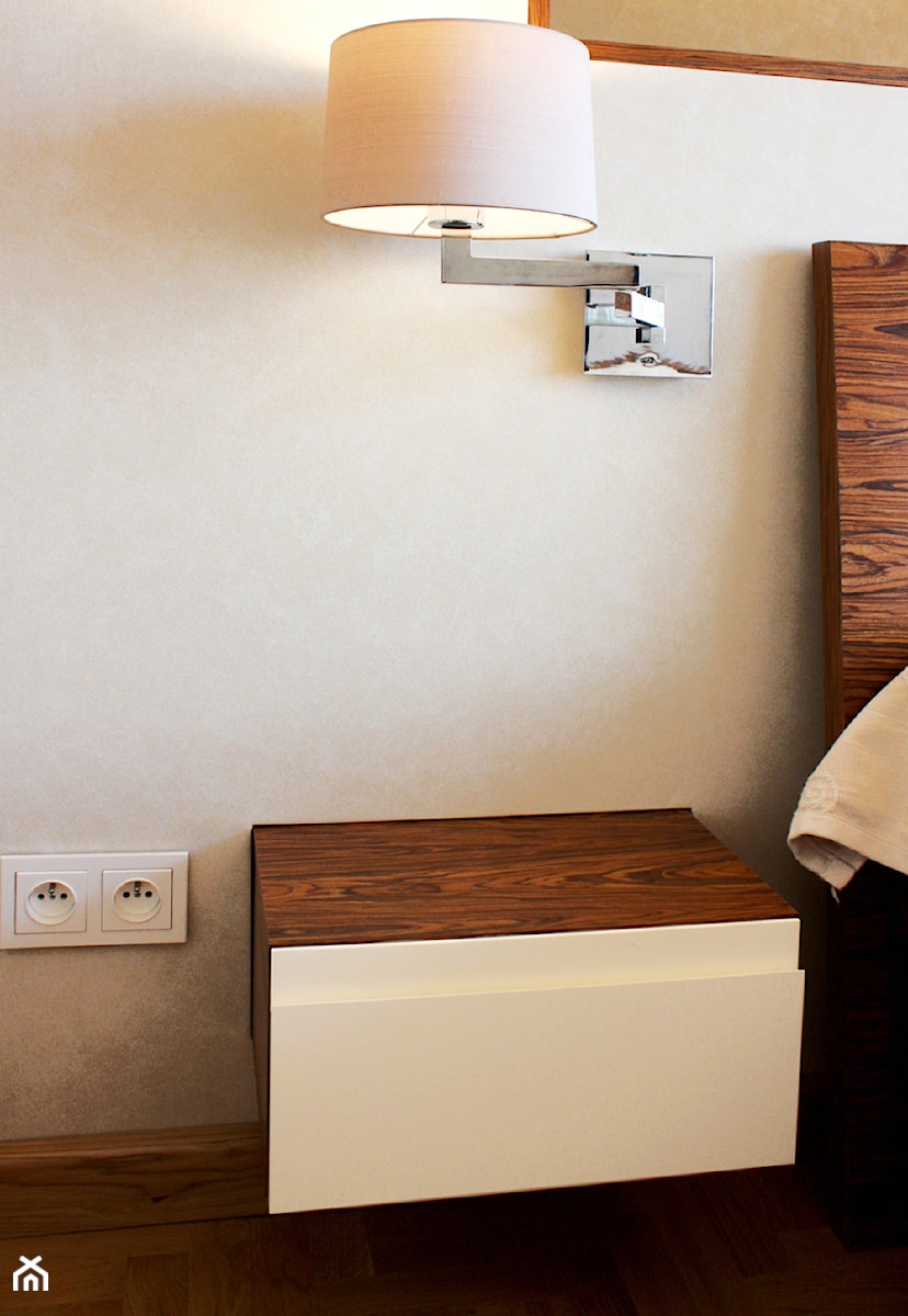 Dom pod Niepołomicami - Mała szara sypialnia, styl nowoczesny - zdjęcie od MaxDesigner