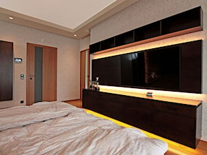 Strefa tv w sypialni - zdjęcie od MaxDesigner