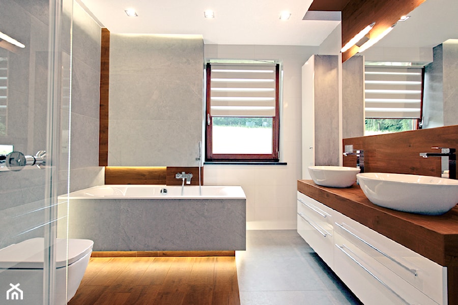 Nowoczesna łazienka - Średnia z lustrem z dwoma umywalkami z punktowym oświetleniem łazienka z oknem, styl minimalistyczny - zdjęcie od MaxDesigner