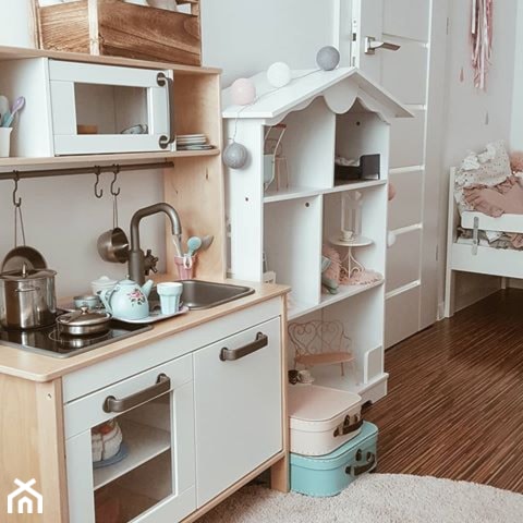 Moje mieszkanie - Średni biały pokój dziecka dla dziecka dla nastolatka dla dziewczynki, styl tradycyjny - zdjęcie od nieoptymistka