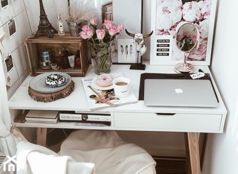 Moje mieszkanie - Małe białe biuro, styl tradycyjny - zdjęcie od nieoptymistka