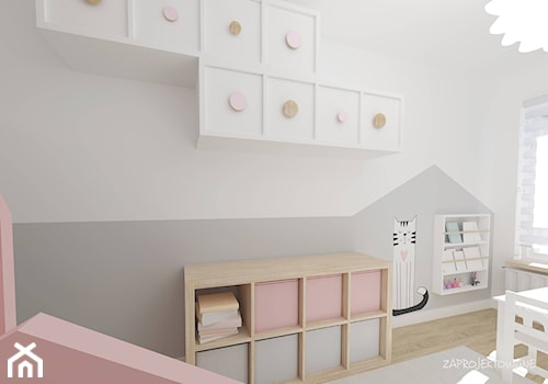 pokój dla dziewczynek - Średni biały szary pokój dziecka dla dziecka dla dziewczynki, styl skandynawski - zdjęcie od Zaprojektowane