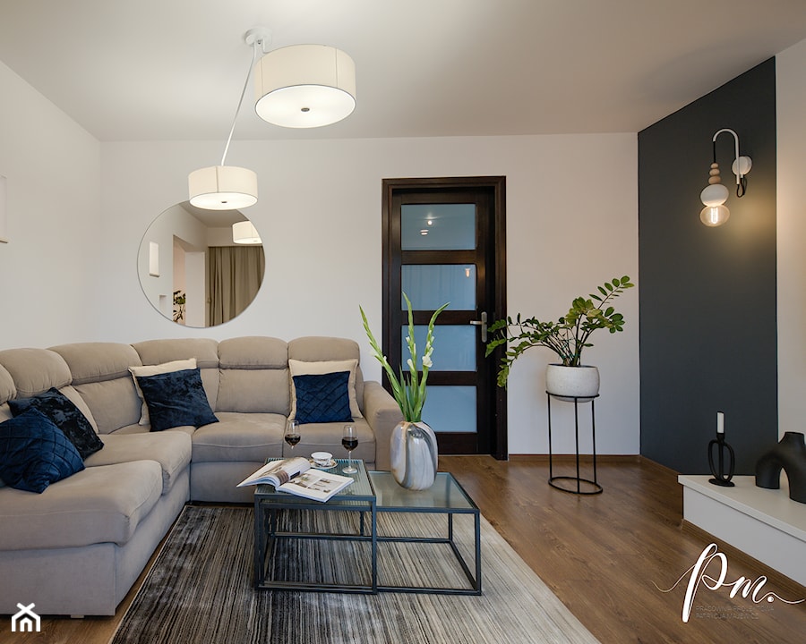 nowoczesny, minimalistyczny salon z jadalnią w domu jednorodzinnym - Salon, styl minimalistyczny - zdjęcie od Pracownia.Pmajewicz