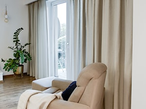 nowoczesny, minimalistyczny salon z jadalnią w domu jednorodzinnym - Salon, styl minimalistyczny - zdjęcie od Pracownia.Pmajewicz