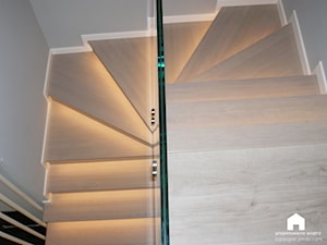 Podświetlone schody - zdjęcie od ewa.pazgier