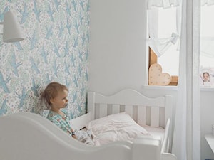 ROMANTYCZNA PROWANSJA - Mały biały niebieski pokój dziecka dla dziecka dla chłopca dla dziewczynki - zdjęcie od LOUBA