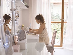 ROMANTYCZNA PROWANSJA - Średni szary pokój dziecka dla dziecka dla nastolatka dla dziewczynki - zdjęcie od LOUBA