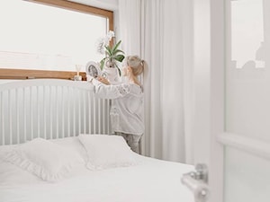 ROMANTYCZNA PROWANSJA - Mała biała sypialnia - zdjęcie od LOUBA